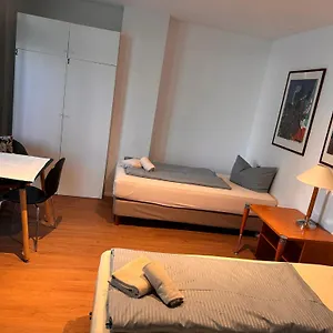Hostel Estelada Boarding Berg Am Laim, München