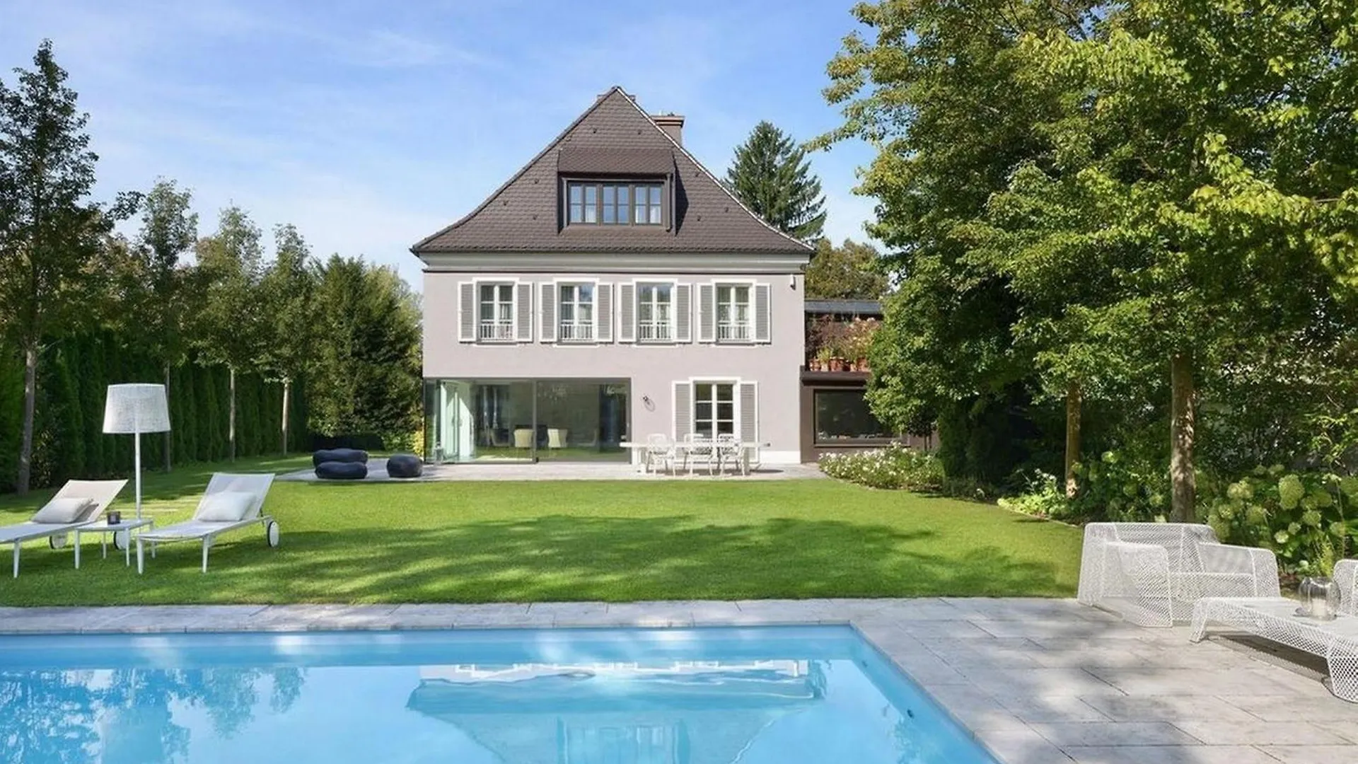 House With Private Pool And Garden Appartement München