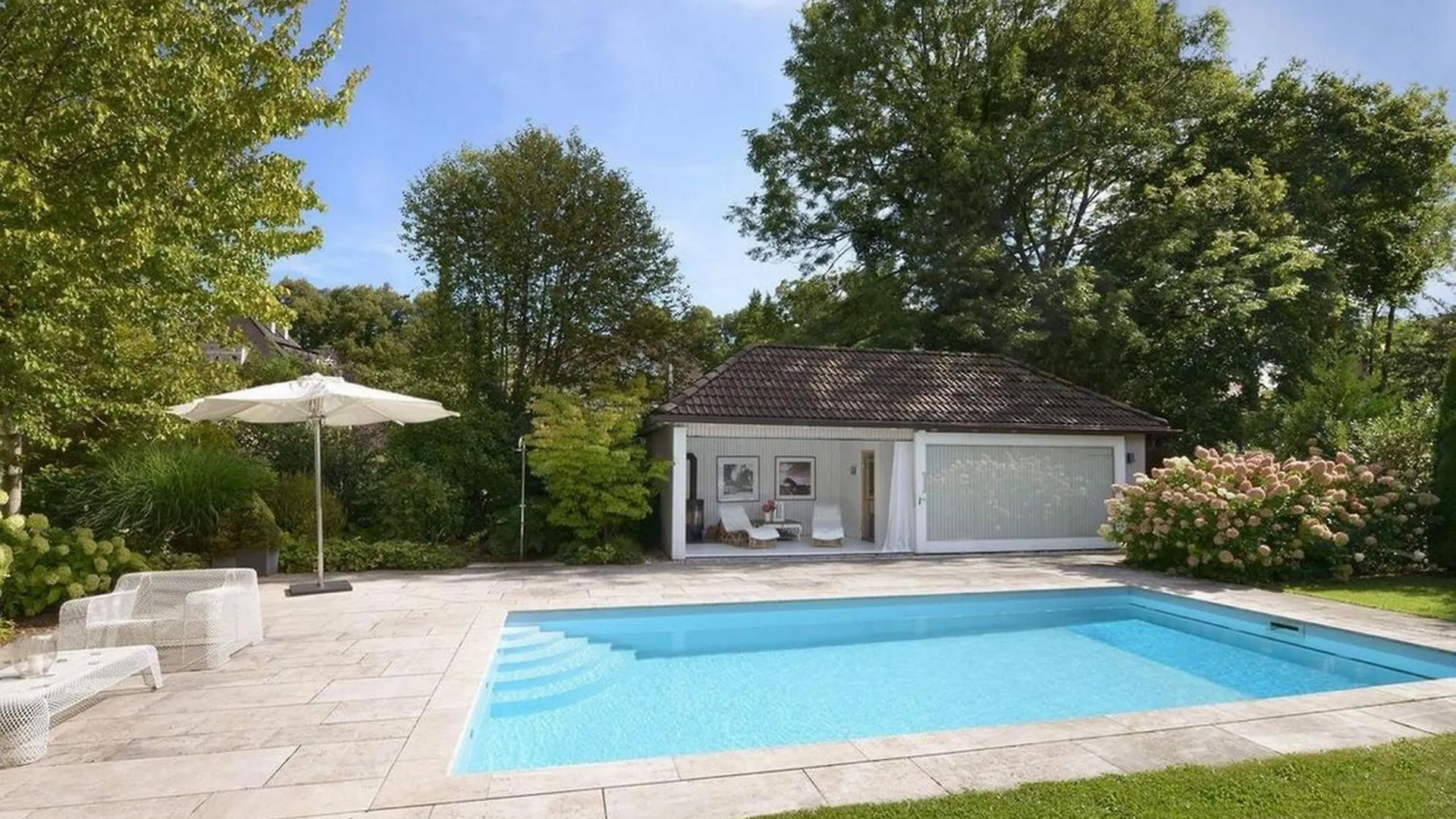 House With Private Pool And Garden Appartement München Duitsland